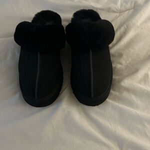 Black Fur-Lined Slippers